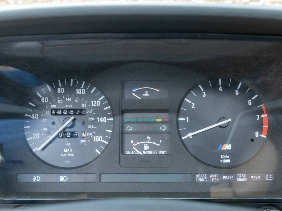 Bild 45/50 von BMW M6 (1988)