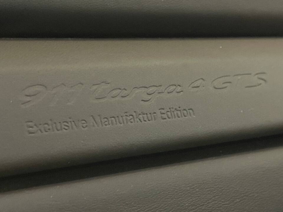 Afbeelding 14/20 van Porsche 911 Targa 4 GTS (2019)