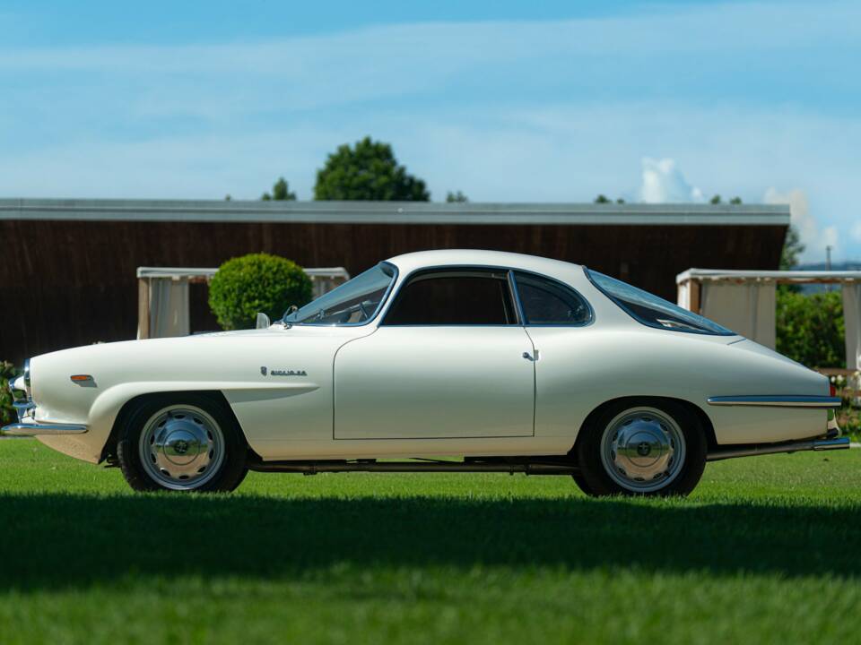 Image 13/50 of Alfa Romeo Giulia Sprint Speciale (1963)