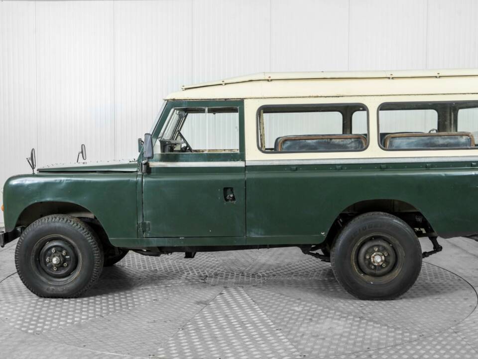 Image 9/50 of Land Rover 109 (1978)