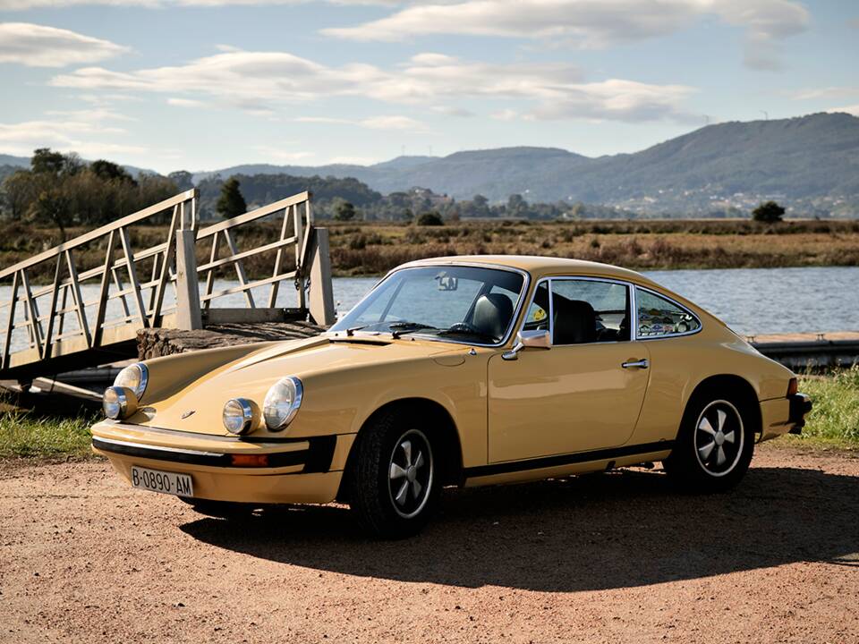 Image 2/77 de Porsche 911 2.7 S (1974)
