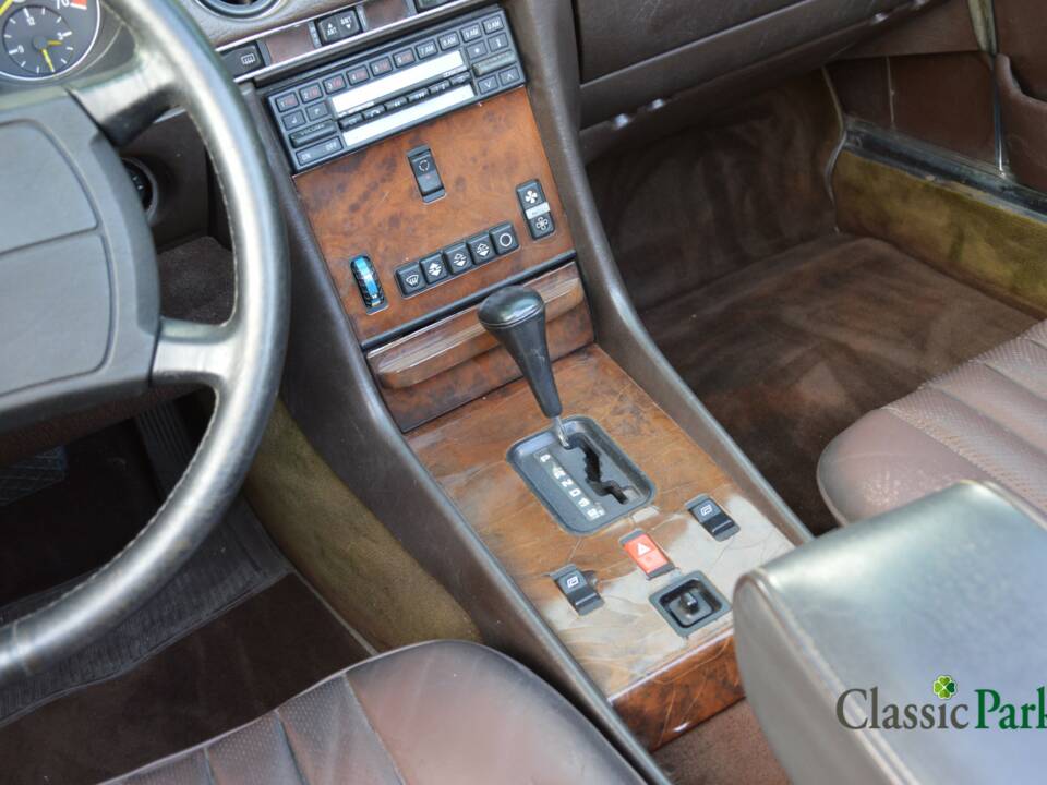 Image 37/47 de Mercedes-Benz 560 SL (1986)