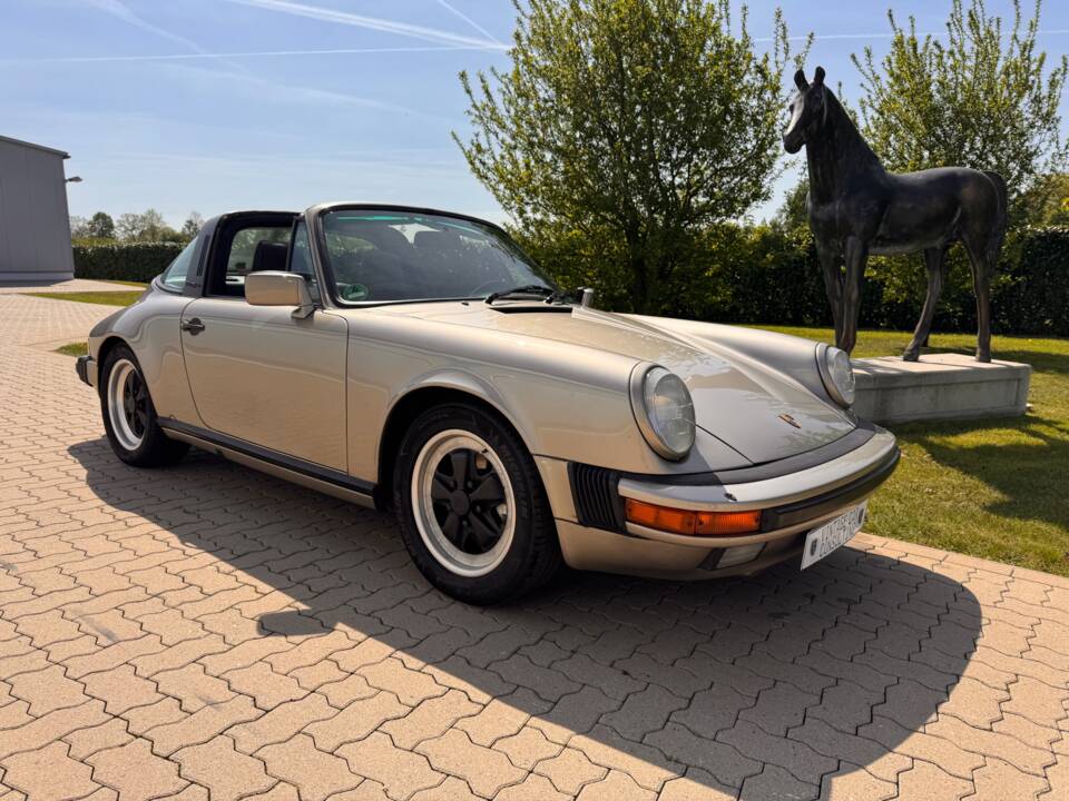 Image 3/88 of Porsche 911 Carrera 3.2 (1985)