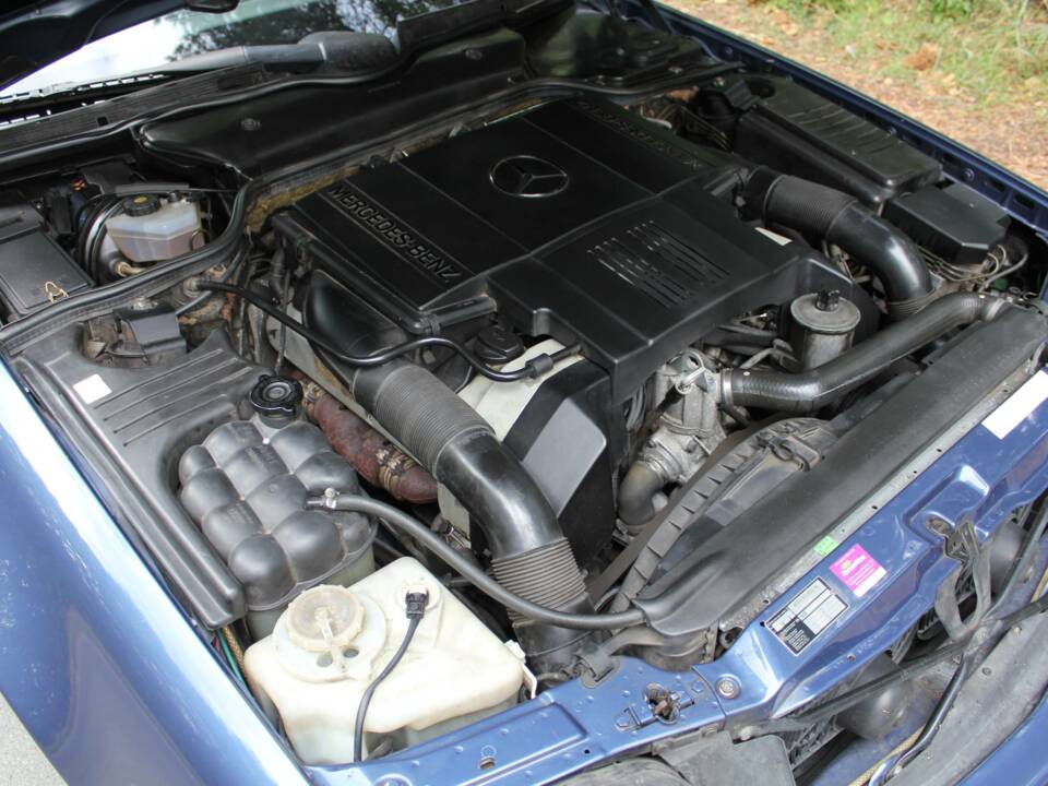 Image 15/15 of Mercedes-Benz 500 SL (1993)