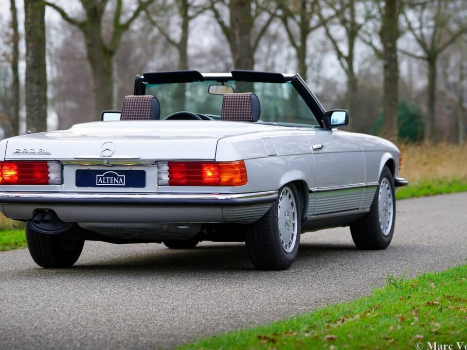 Bild 50/59 von Mercedes-Benz 280 SL (1985)