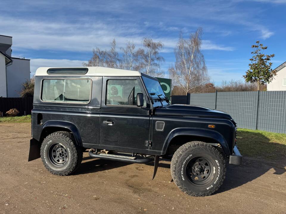 Image 5/19 of Land Rover Defender 90 (2011)