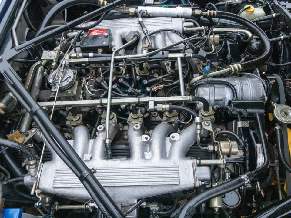 Image 41/50 of Jaguar XJ 12 (1987)