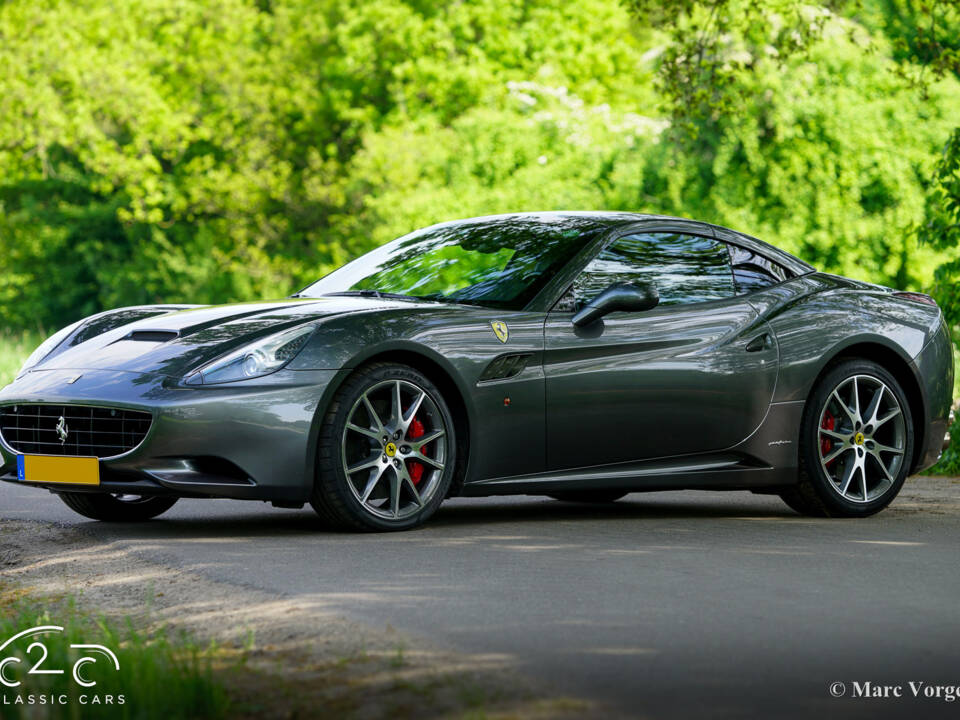 Image 29/85 de Ferrari California (2010)