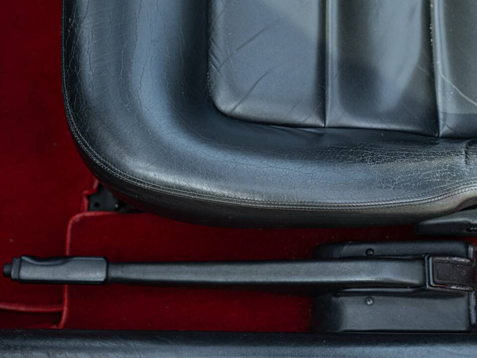 Image 50/50 of Ferrari Mondial T (1991)