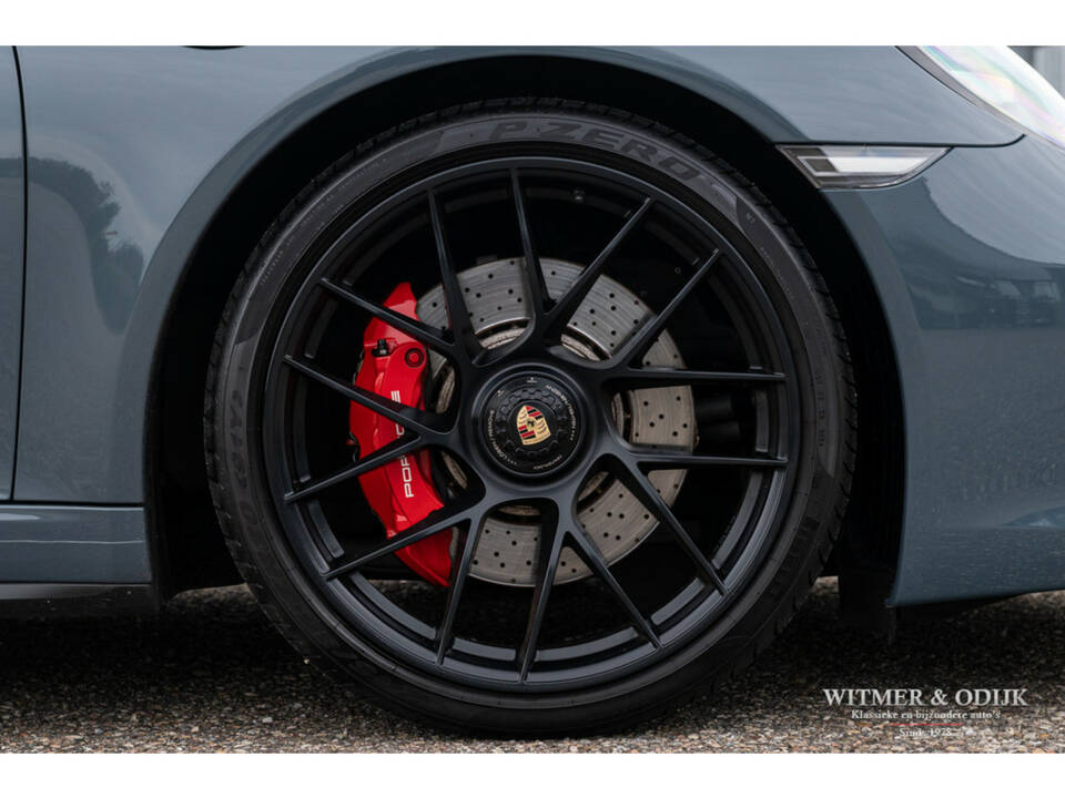 Image 19/39 of Porsche 911 Targa 4 GTS (2018)