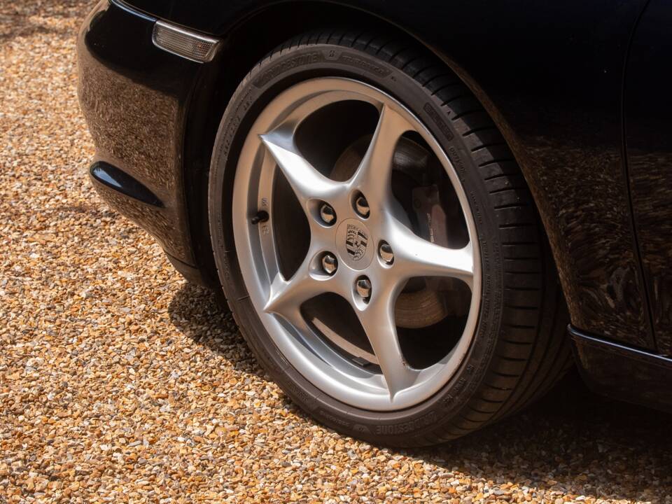 Immagine 21/50 di Porsche Boxster (2004)