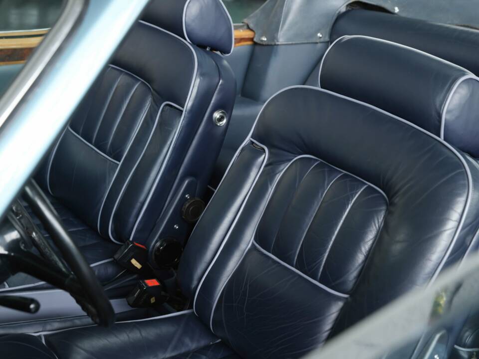 Image 25/48 of Rolls-Royce Corniche I (1980)