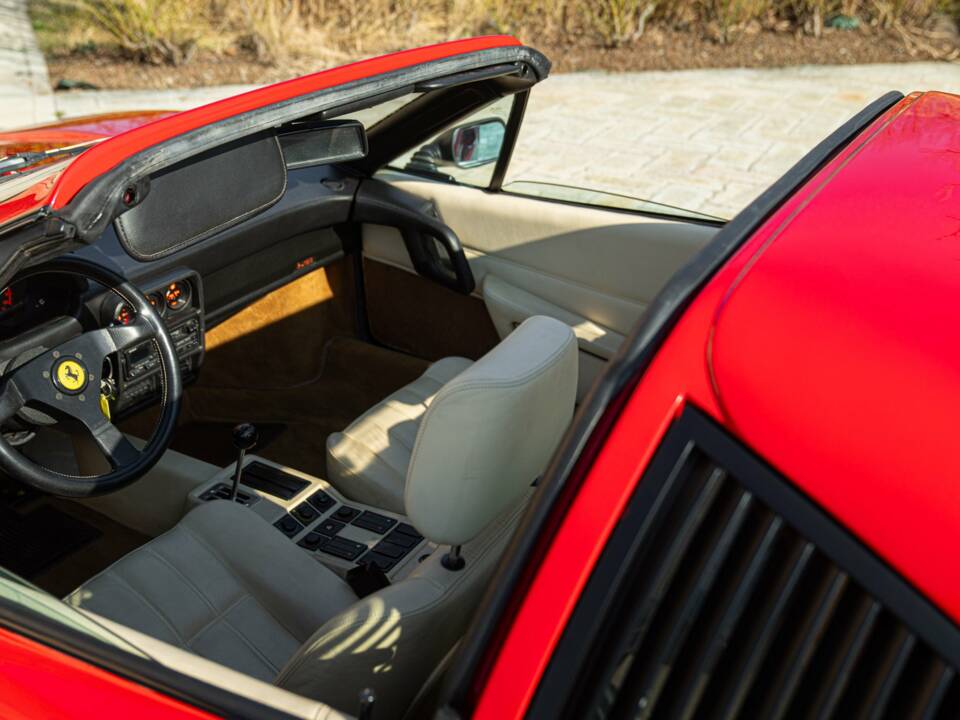 Image 45/50 of Ferrari 208 GTS Turbo (1986)