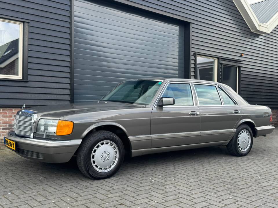 Image 22/26 of Mercedes-Benz 420 SEL (1986)