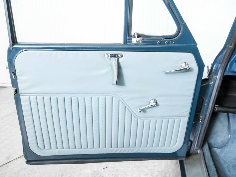 Image 27/50 of Morris Minor 1000 (1967)