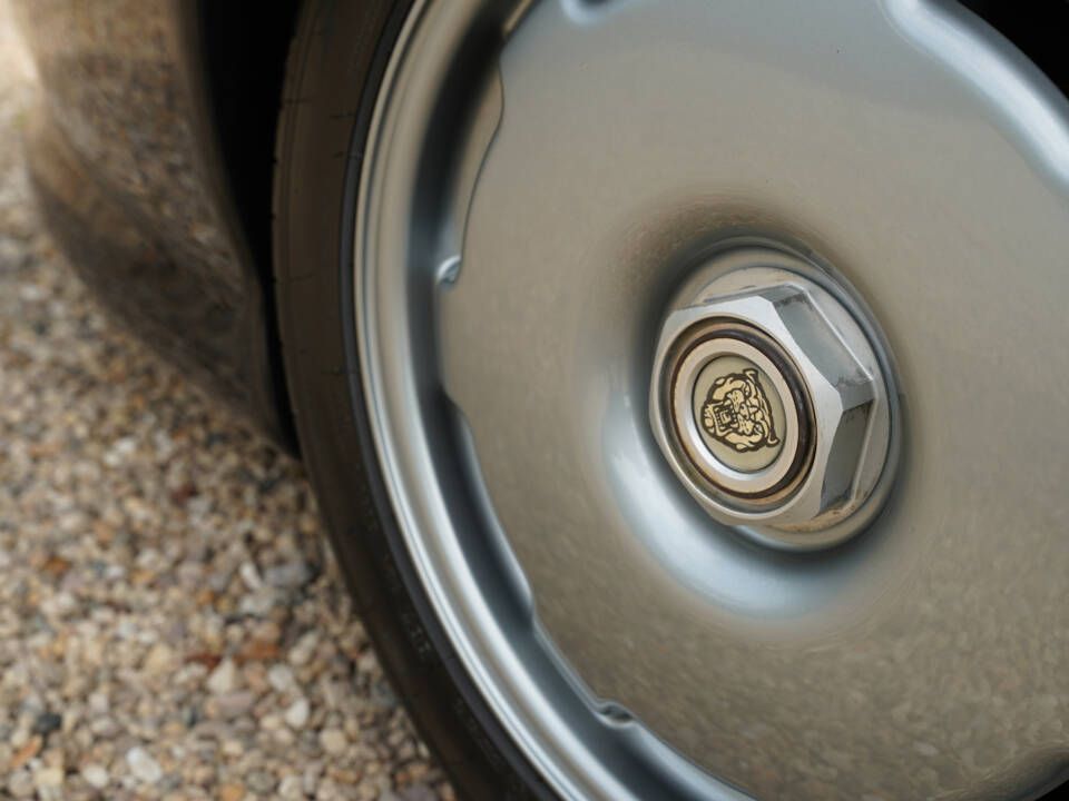 Image 37/50 of Jaguar XJ 220 (1993)