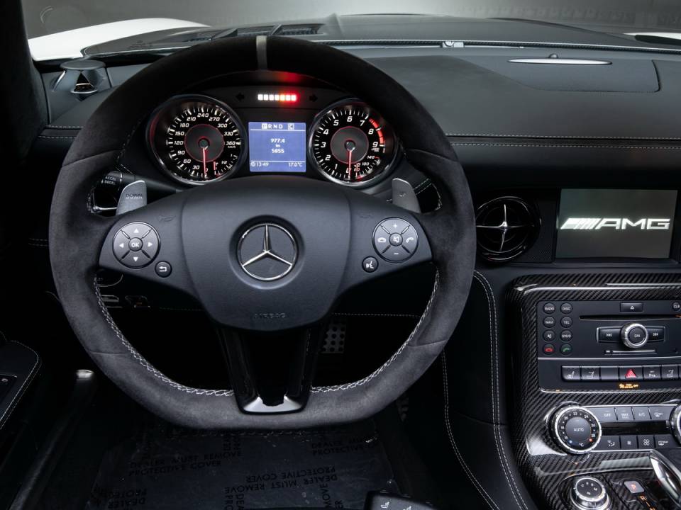 Immagine 42/50 di Mercedes-Benz SLS AMG GT Roadster (2014)