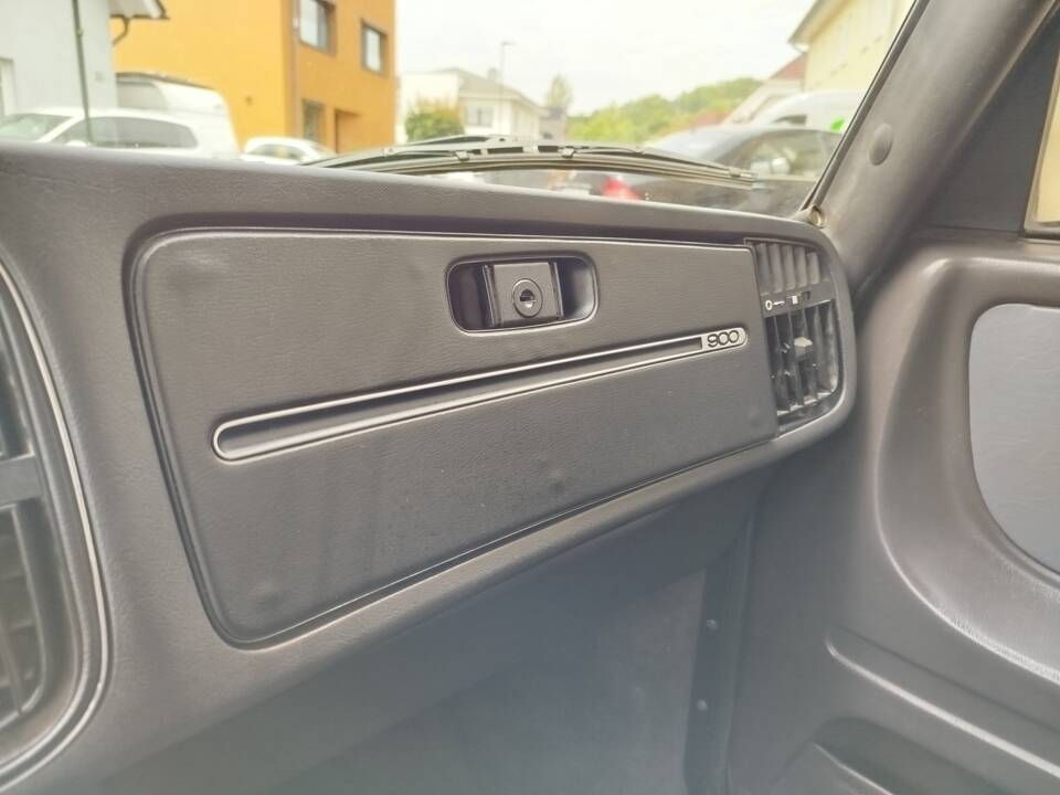 Image 38/51 of Saab 900 Turbo (1991)