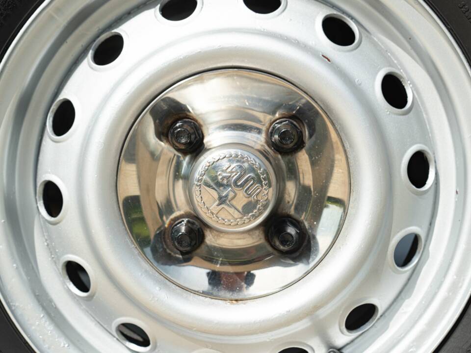 Image 22/50 of Alfa Romeo Giulia Nuova Super 1300 (1974)