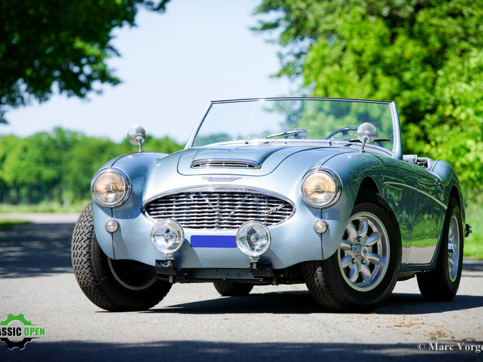 Image 25/51 of Austin-Healey 100&#x2F;6 (BN4) (1958)