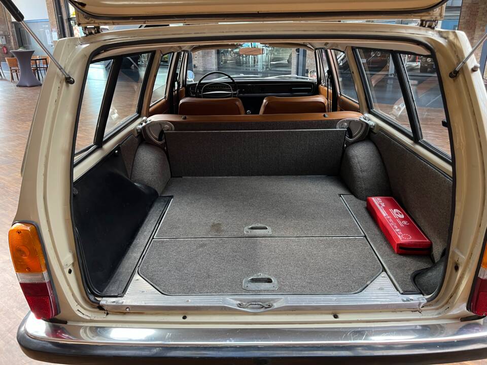 Image 23/35 of Volvo P 145 (1968)