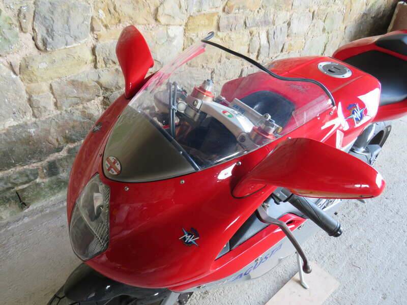 Bild 7/38 von MV Agusta DUMMY (2000)