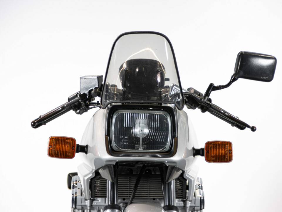 Immagine 39/50 di Suzuki GSX 750S Katana (1982)