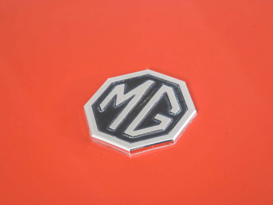 Image 26/50 of MG MGB (1976)