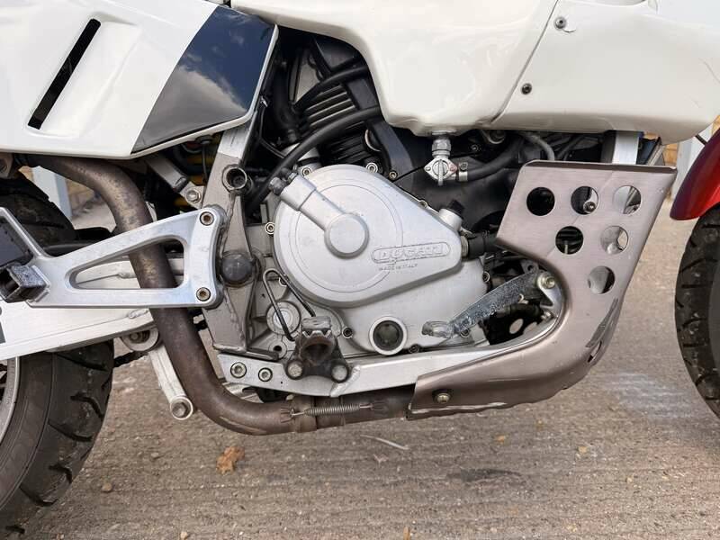 Image 24/40 of Cagiva DUMMY (1994)