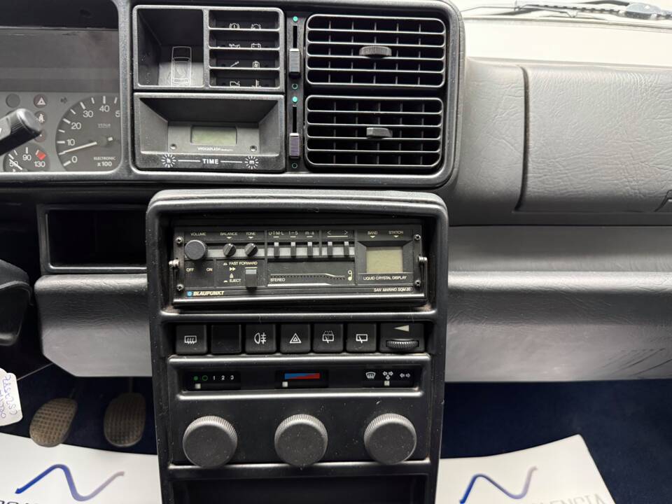 Image 19/30 of Lancia Delta 1.5 LX (1991)