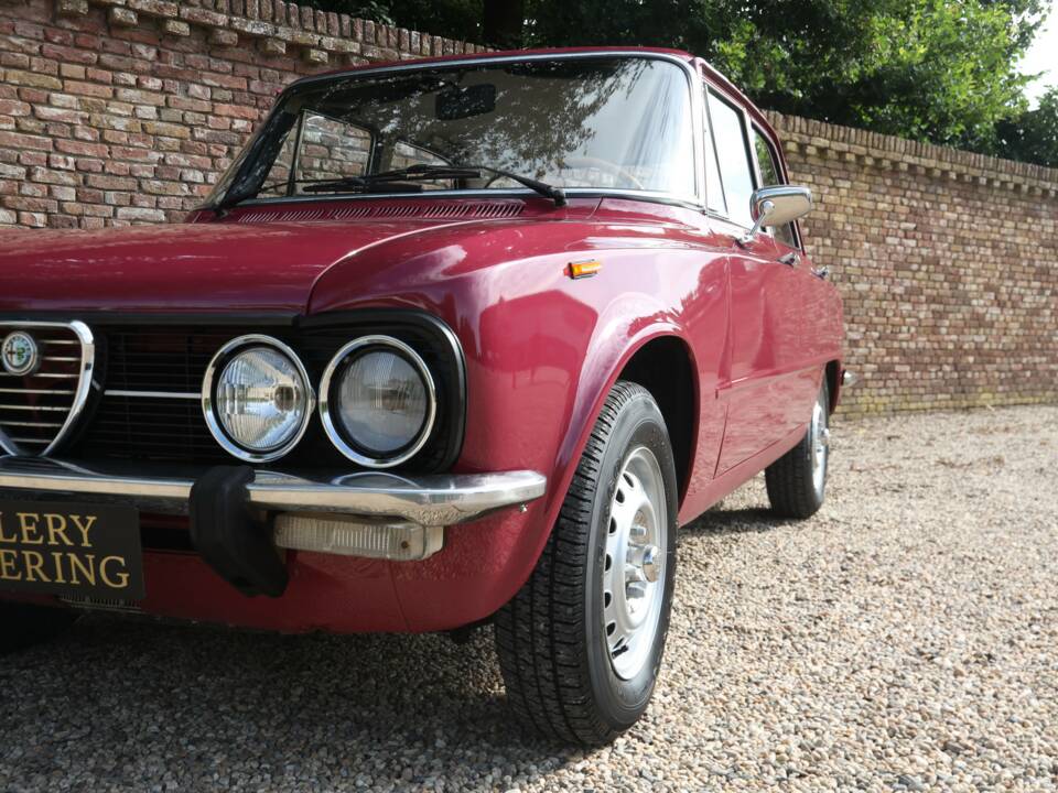 Bild 34/50 von Alfa Romeo Giulia Nuova Super 1300 (1975)