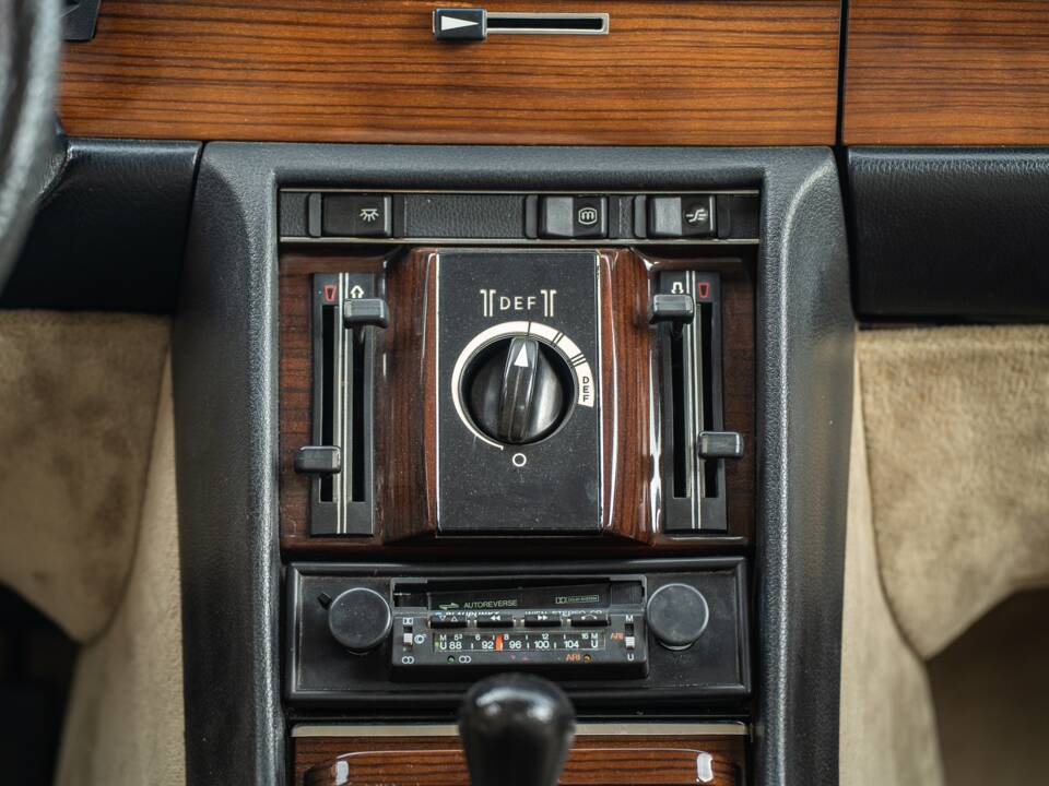 Image 31/81 of Mercedes-Benz 280 SE (1979)