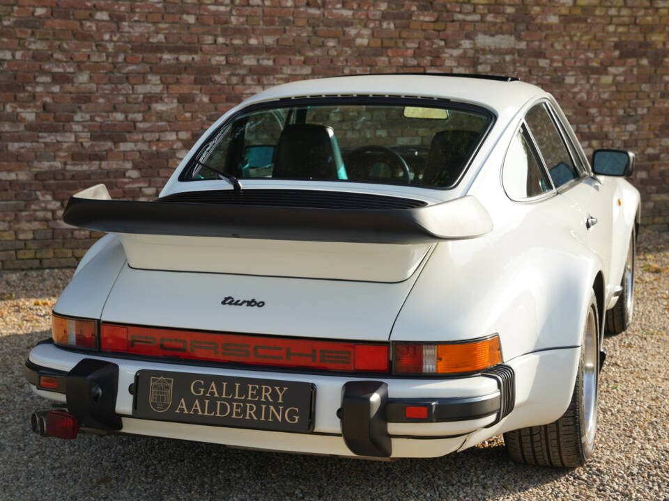 Image 40/50 of Porsche 911 Turbo 3.3 (1986)