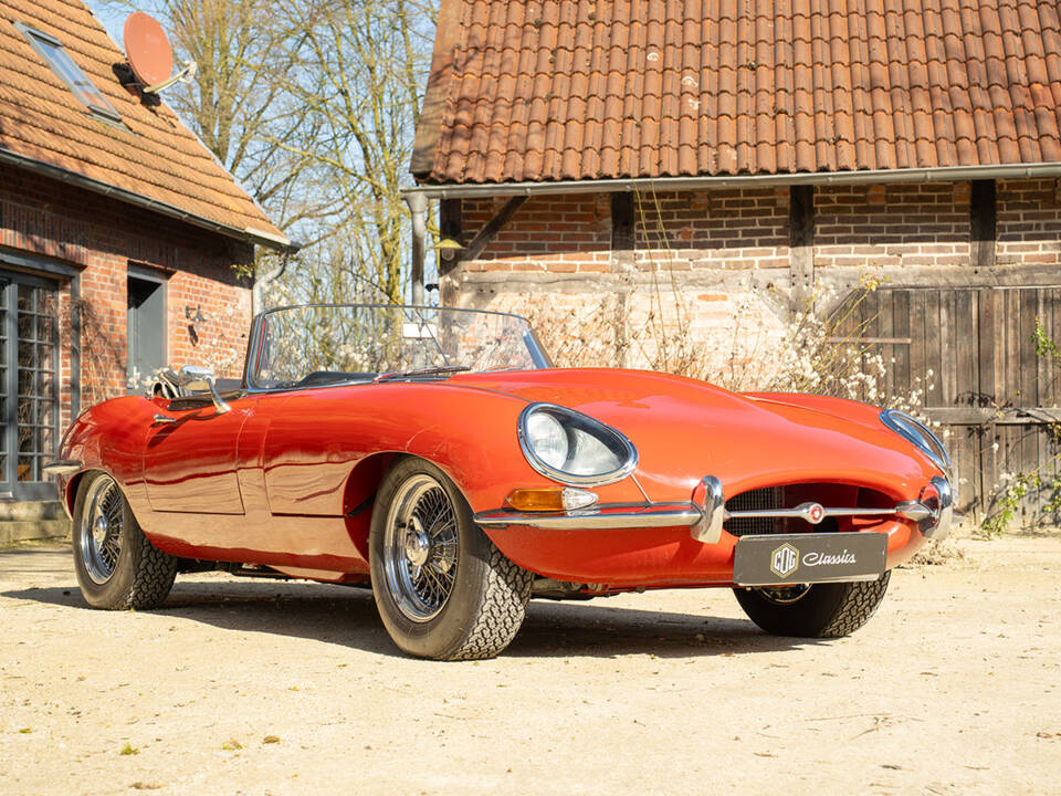 Image 14/54 of Jaguar E-Type 4.2 (1965)