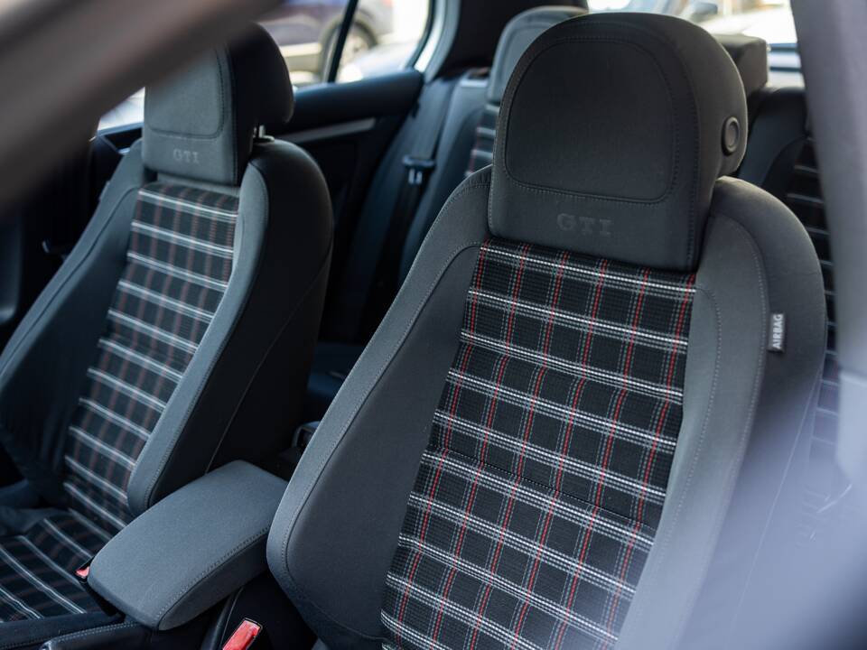 Bild 37/50 von Volkswagen Golf V GTI (2006)
