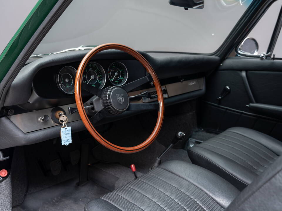 Image 18/23 de Porsche 912 (1966)
