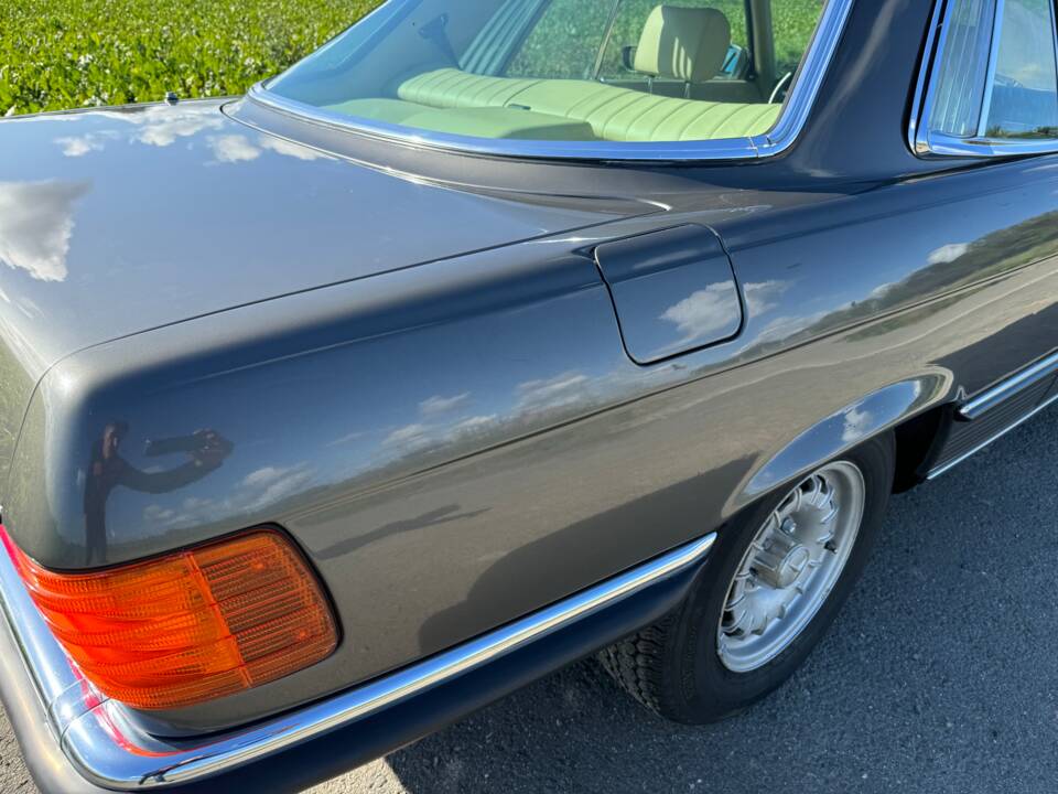 Image 149/196 of Mercedes-Benz 380 SLC (1980)