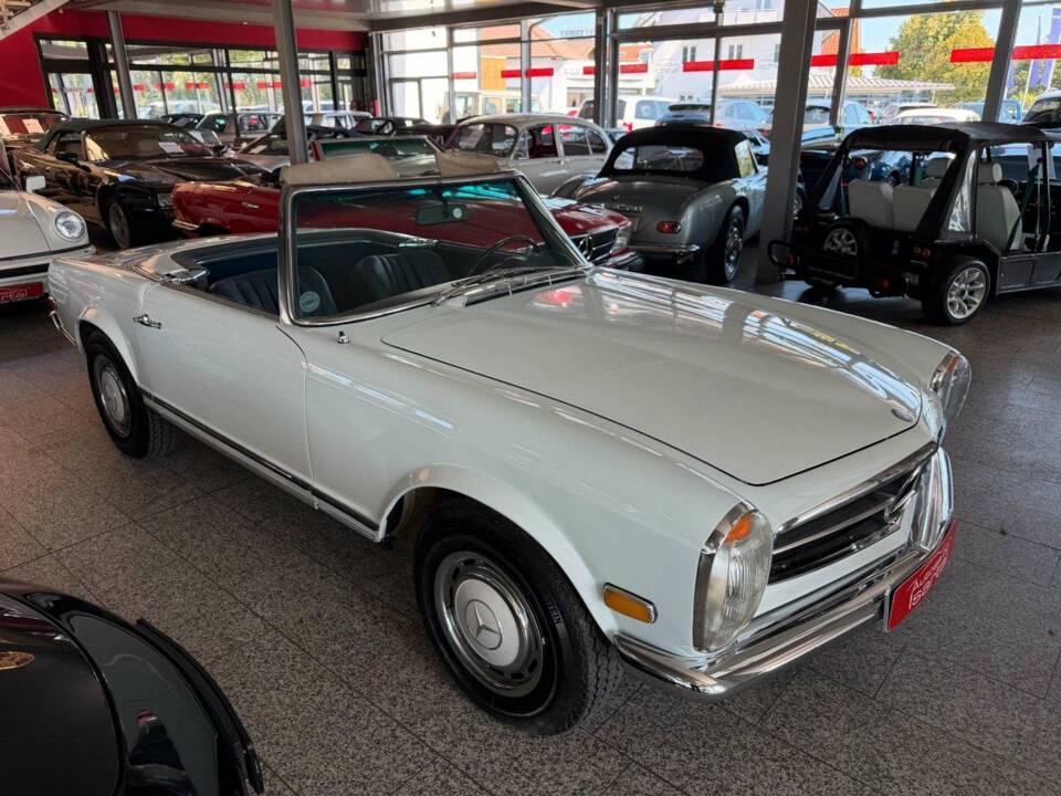 Image 28/42 of Mercedes-Benz 280 SL (1968)