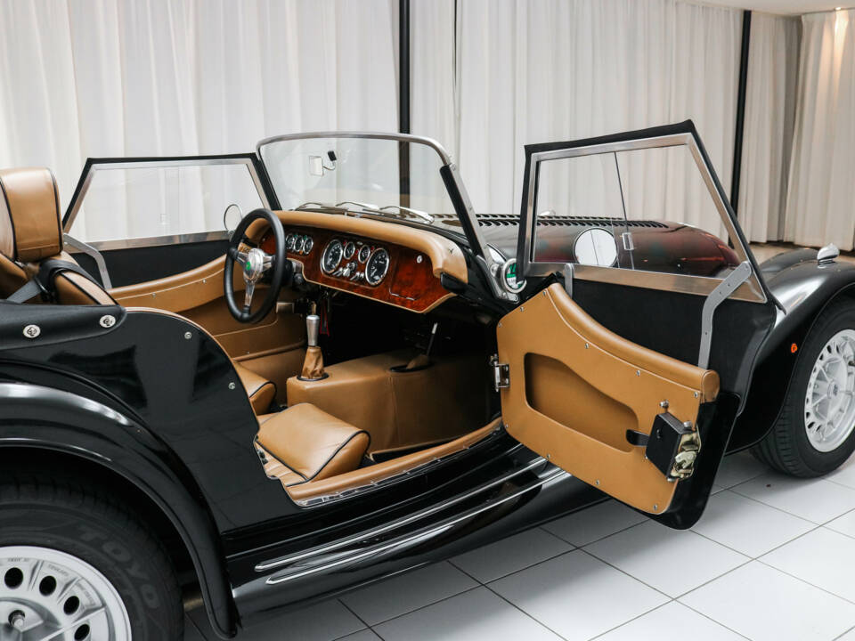 Image 9/18 of Morgan Plus 8 (2003)