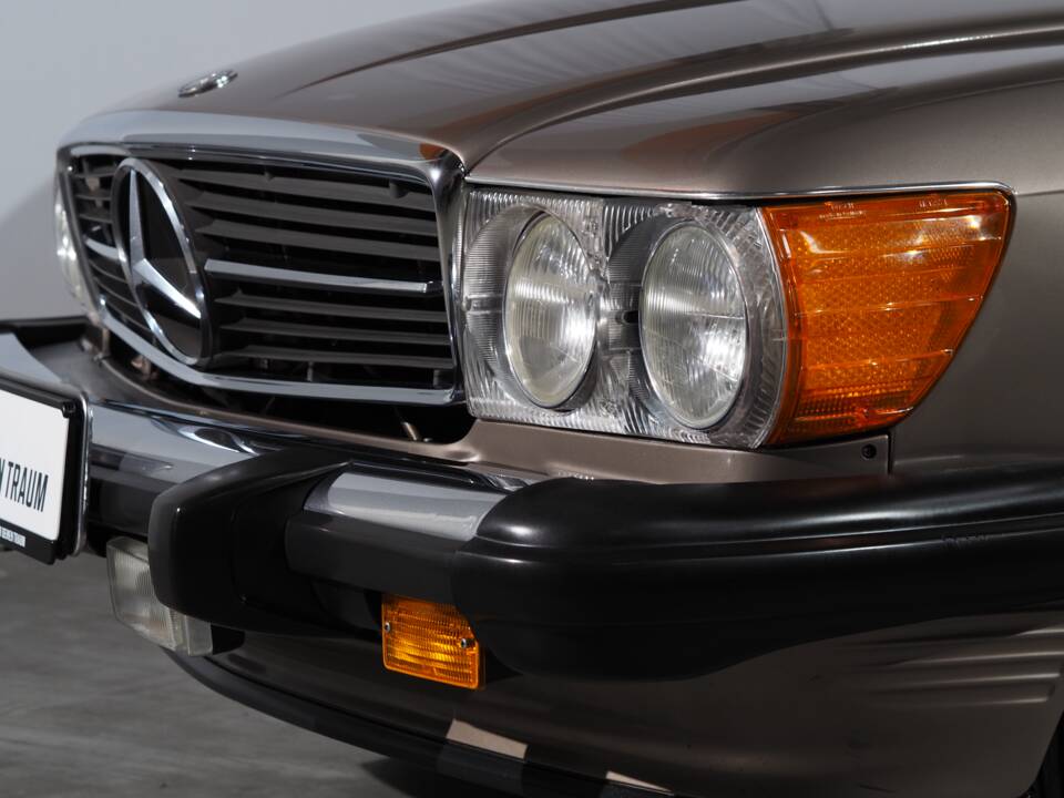 Image 8/50 of Mercedes-Benz 560 SL (1988)
