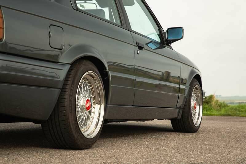 Image 10/50 of BMW 325i (1990)