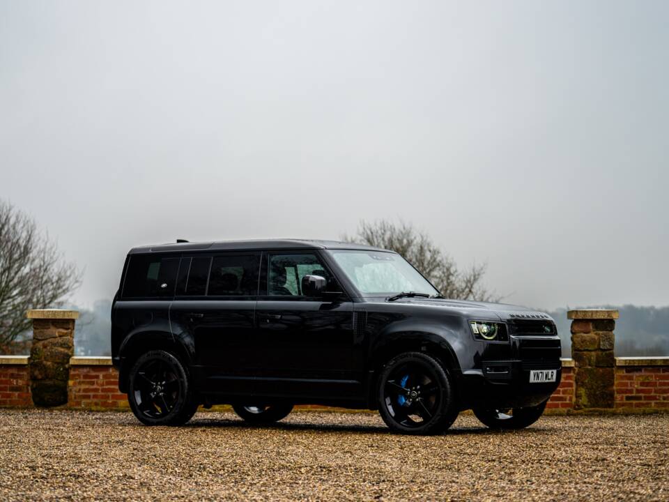 Image 43/50 of Land Rover Defender 110 V8 &quot;Bond Edition&quot; (2021)