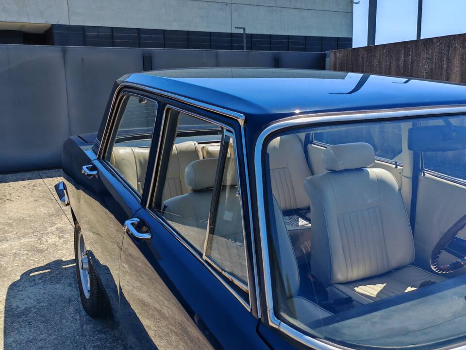 Image 15/50 of Alfa Romeo 2000 Berlina (1972)