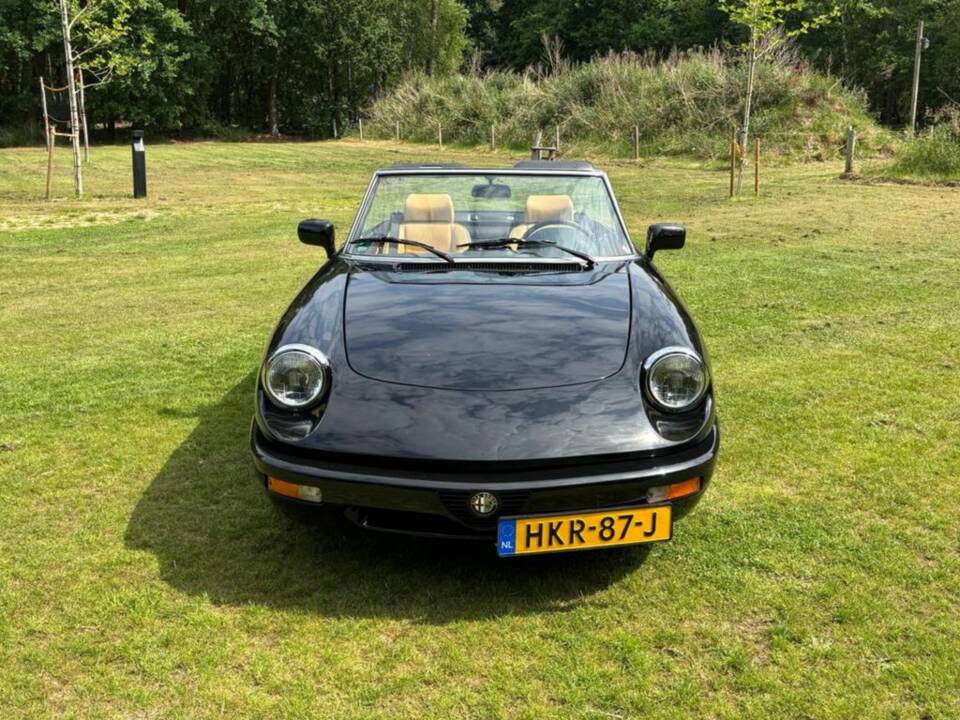 Imagen 3/8 de Alfa Romeo 2.0 Spider (1991)