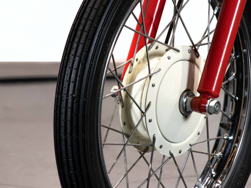 Image 9/23 of Parilla DUMMY (1961)