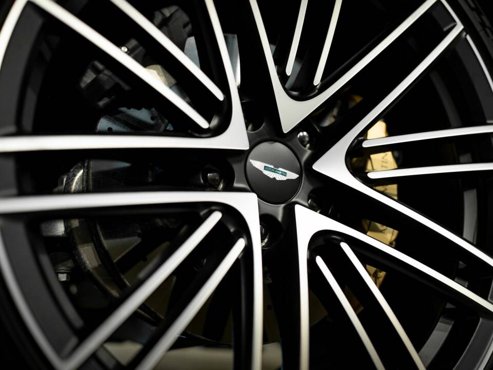 Bild 32/51 von Aston Martin DB12 Volante (2024)
