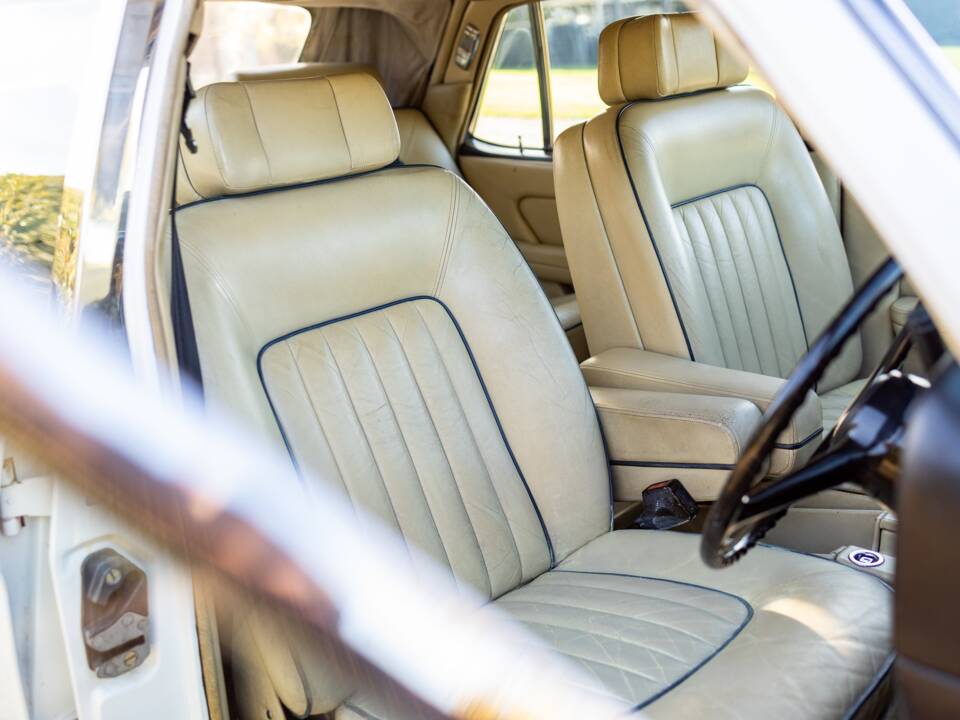 Immagine 30/38 di Rolls-Royce Silver Spirit (1983)