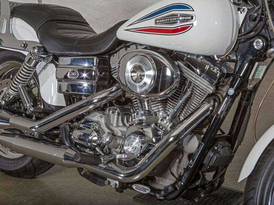 Image 6/31 of Harley-Davidson DUMMY (2005)