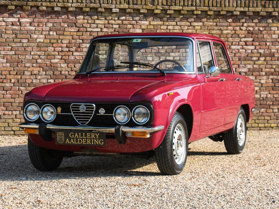 Image 8/50 of Alfa Romeo Giulia Nuova Super 1300 (1975)