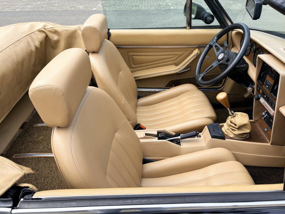Afbeelding 10/23 van FIAT 124 Pininfarina Spidereuropa (1984)